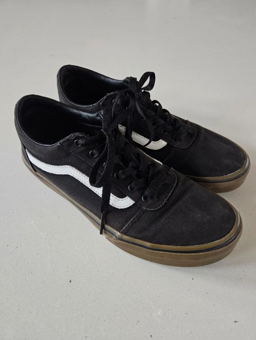 Vans Old Skool Black Gum Sole Shoes Youth 7 Lace Up White Logo